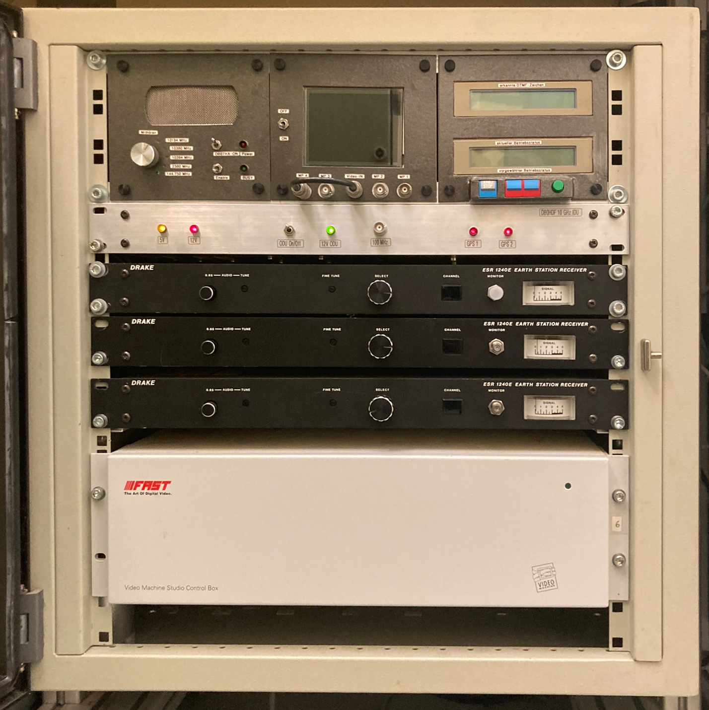 Equipment rack housing the 10 GHz Beacon IDU.