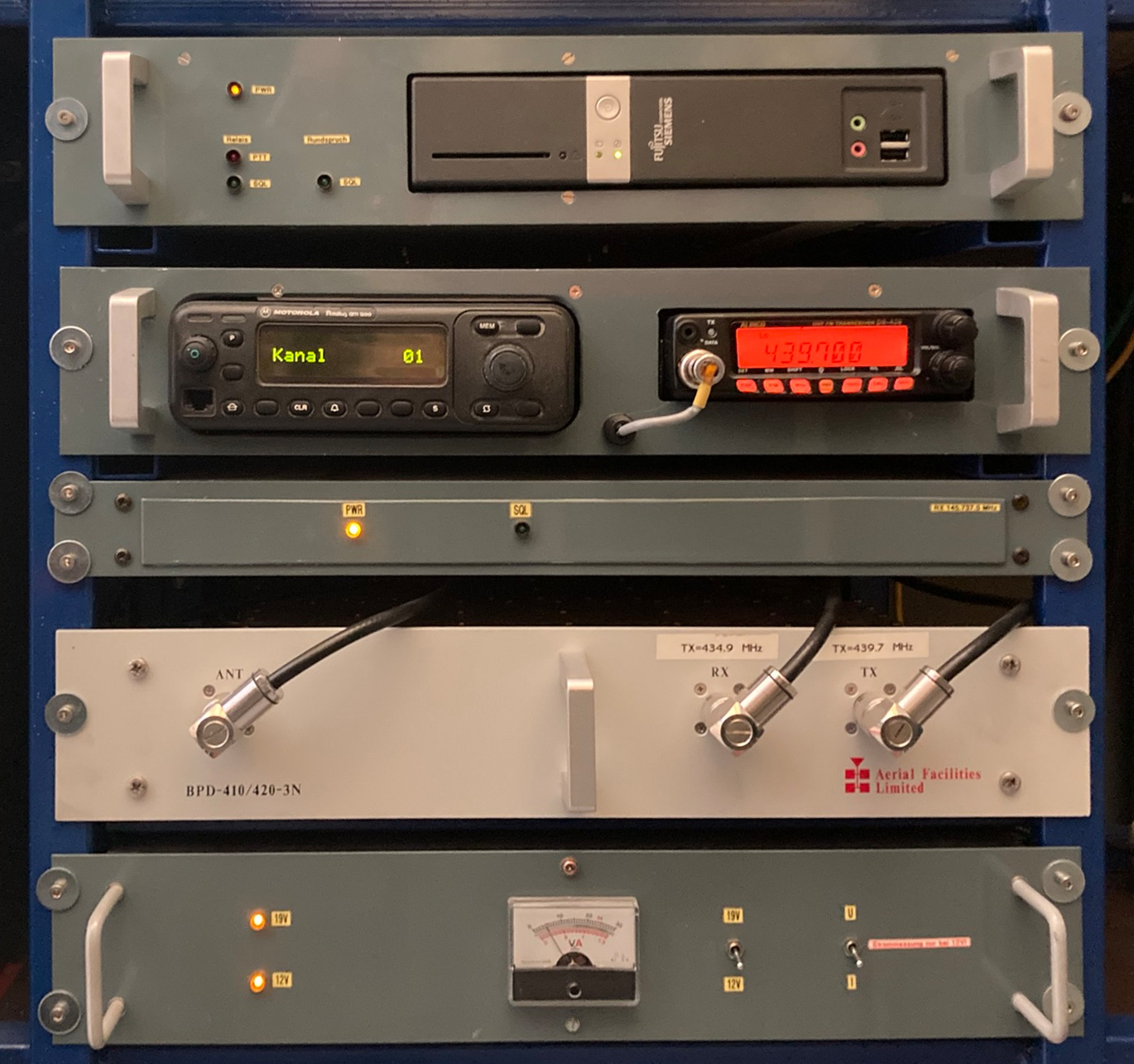 Image of FM and EchoLink repeater.